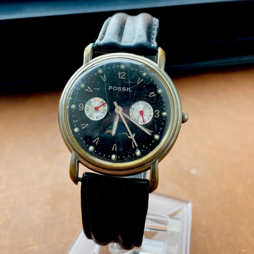 1994 FOSSIL CHRONOGRAPH MOON PHASE WATCH TG-4017